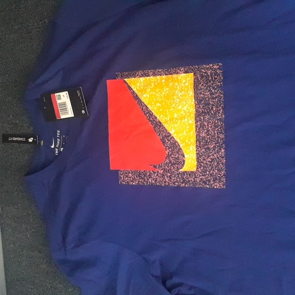 NIKE T.SHIRT FOR MEN. - Picture 5 of 5